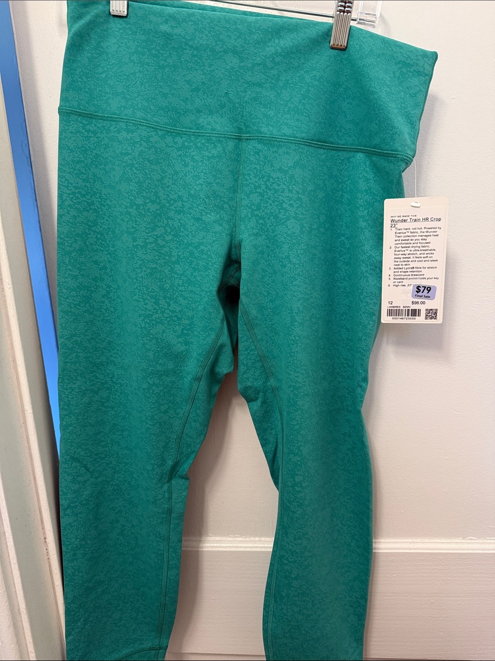 Women’s lululemon 23” wonder train HR crop Teal Active Leggings